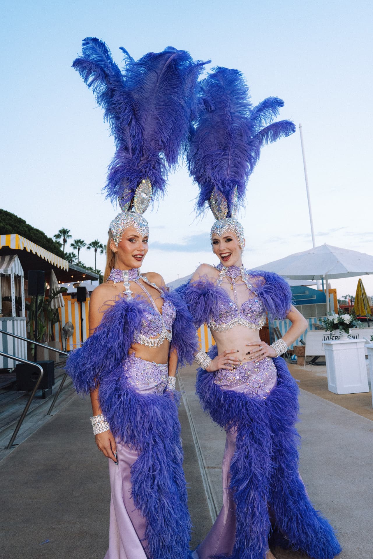 M&M Birthday Party — reportage photo d'anniversaire privé sur la plage à Cannes, soirée festive et sortie en voilier sur la Côte d'Azur
